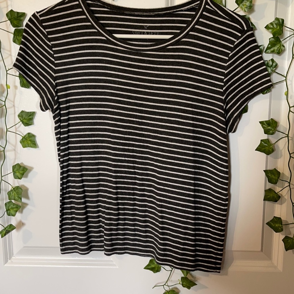 Short sleeve tee